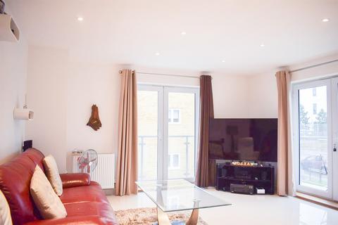 2 bedroom flat to rent, Damson Way, Carshalton SM5