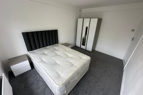2 bedroom flat to rent, Edgeworth Close, London NW4