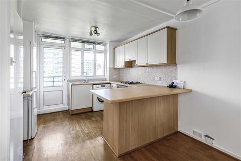 2 bedroom flat for sale, Churchill Gardens, SW1V