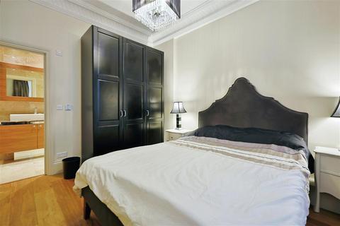 2 bedroom flat for sale, De Vere Gardens, W8