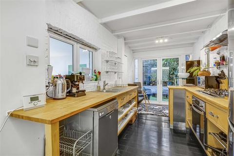 3 bedroom flat for sale, Lillie Road, SW6