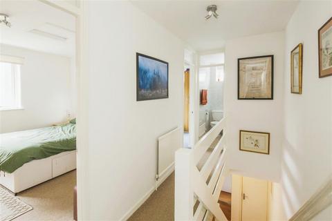15 Gonston Close, London, SW19 5PU