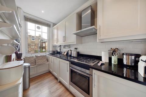2 bedroom flat to rent, Prince Of Wales Drive, SW11