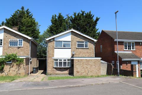 4 bedroom detached house to rent, Needham Road, Leagrave LU4