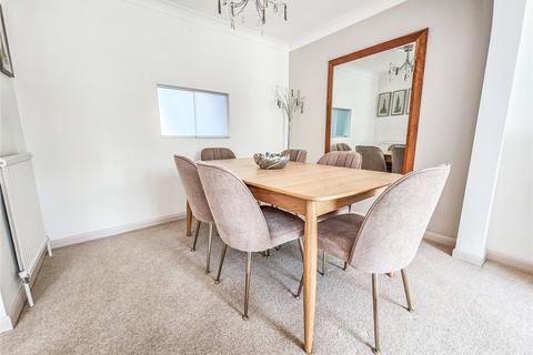 4 Walmer Close, Romford, RM7 8QJ