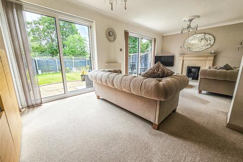 4 Walmer Close, Romford, RM7 8QJ