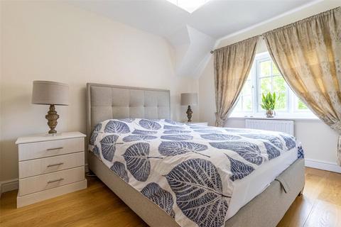 3 bedroom semi-detached house to rent, Coate, Swindon SN3