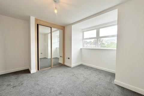 2 bedroom flat to rent, Elmhurst Court, Camberley