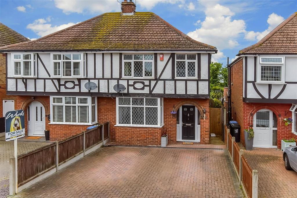 St. James Park Road, Westbrook, Kent 3 bed semidetached house for sale £335,000