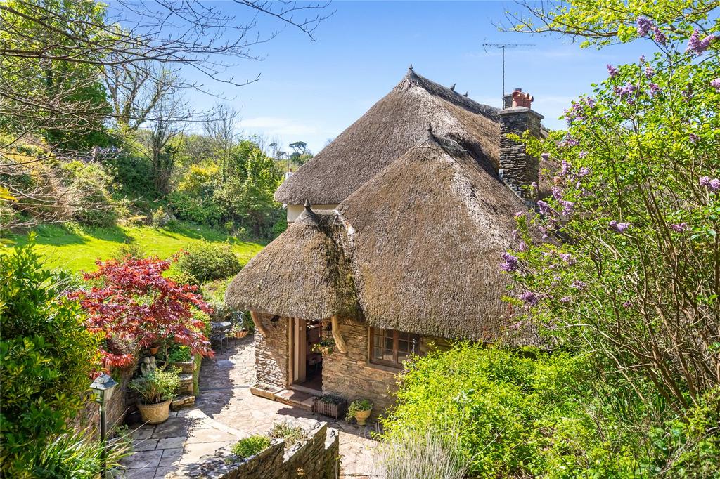 Bolberry, Malborough, Kingsbridge, Devon, TQ7 3 bed detached house for