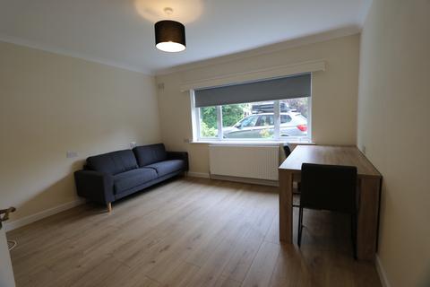 2 bedroom flat to rent, Talbot Court, Upper Holly Walk, Leamington Spa, CV32