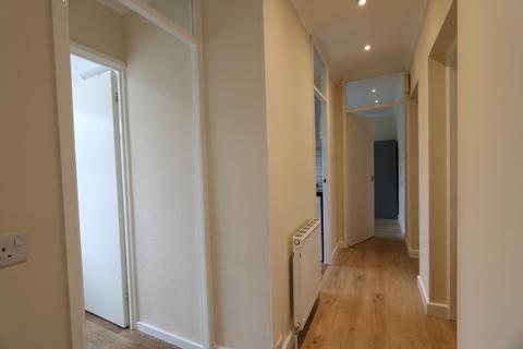 2 bedroom flat to rent, Talbot Court, Upper Holly Walk, Leamington Spa, CV32