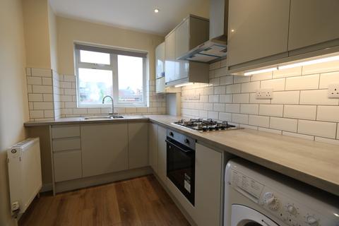 2 bedroom flat to rent, Talbot Court, Upper Holly Walk, Leamington Spa, CV32