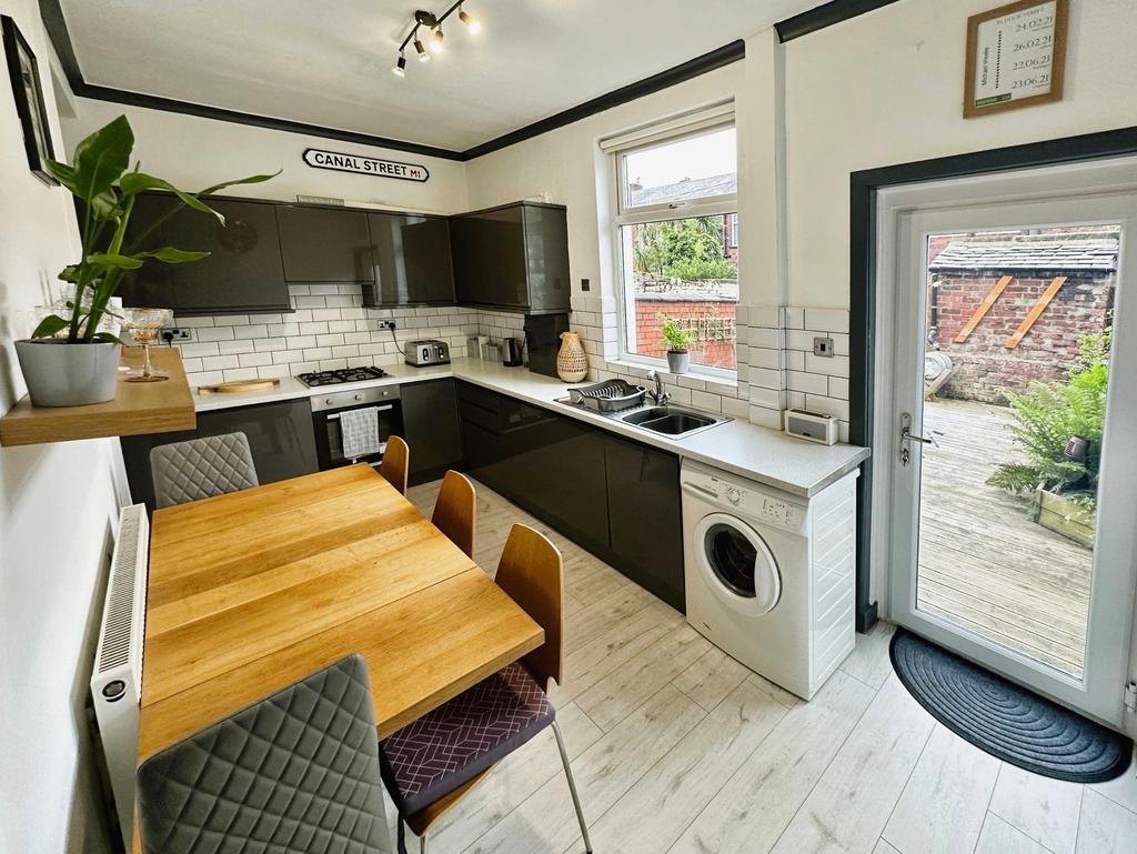 Kitchen / Dining Room