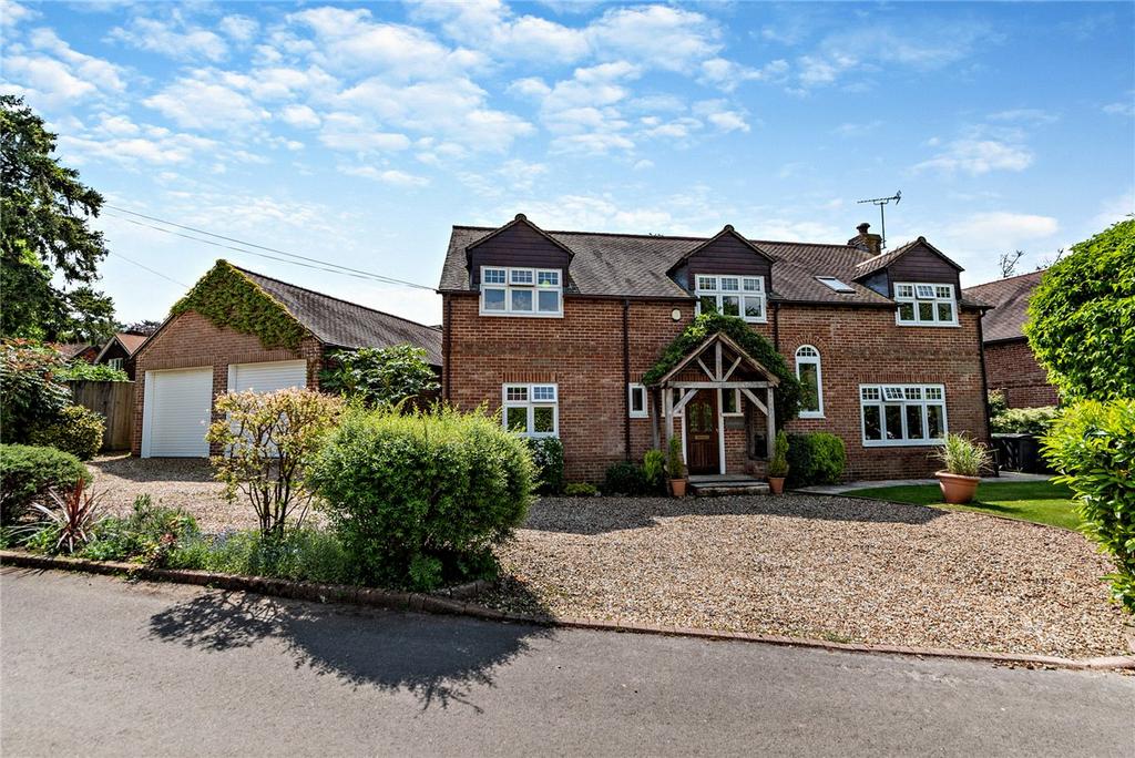 Woodridge, Newbury, Berkshire, RG14 5 bed detached house for sale £975,000