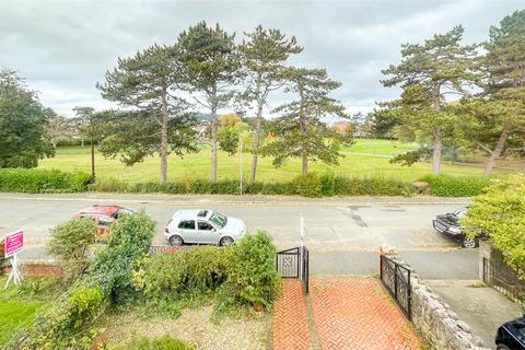 2 bedroom apartment for sale, Roumania Drive, Llandudno, Conwy, LL30