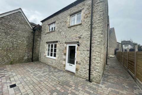 2 bedroom semi-detached house to rent, High Street, Shepton Mallet