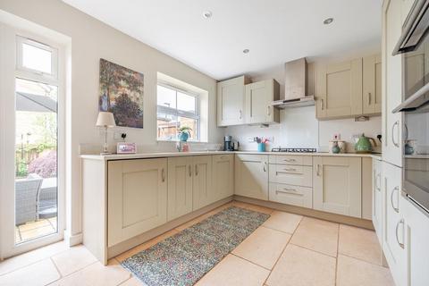 3 Carmello Close, Carterton, OX18 1DJ