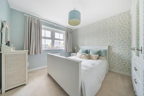 3 Carmello Close, Carterton, OX18 1DJ