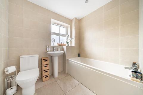 3 Carmello Close, Carterton, OX18 1DJ