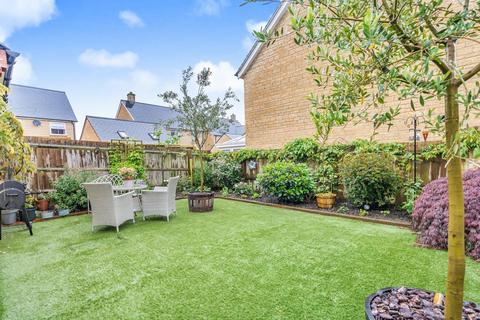 3 Carmello Close, Carterton, OX18 1DJ