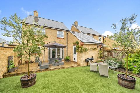 3 Carmello Close, Carterton, OX18 1DJ