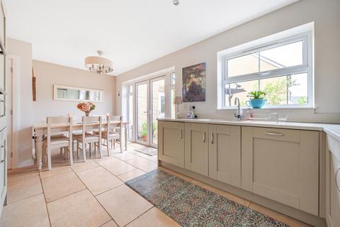3 Carmello Close, Carterton, OX18 1DJ