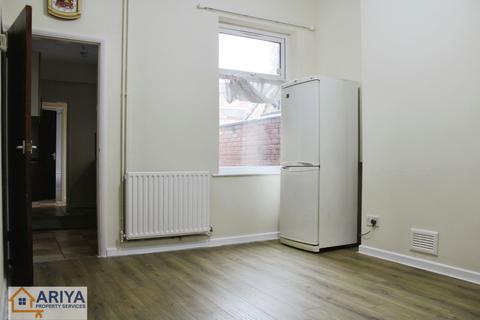 3 bedroom terraced house to rent, Melrose Street, Belgrave, Leicester LE4
