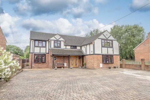 5 bedroom detached house to rent, Stanwell Road, Horton SL3