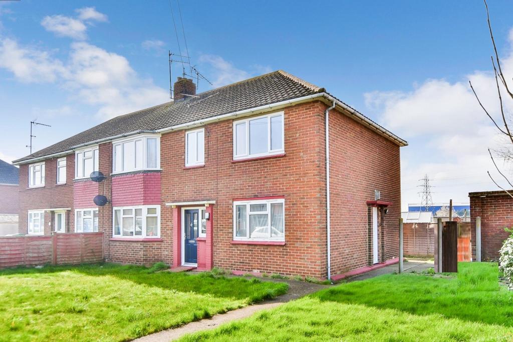 Medway Road Sheerness ME12 2 bed to rent £1,100 pcm (£254 pw)