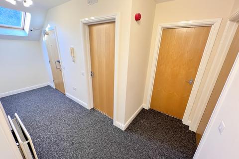 2 bedroom apartment to rent, St. Andrews Square, Stoke-on-Trent ST4