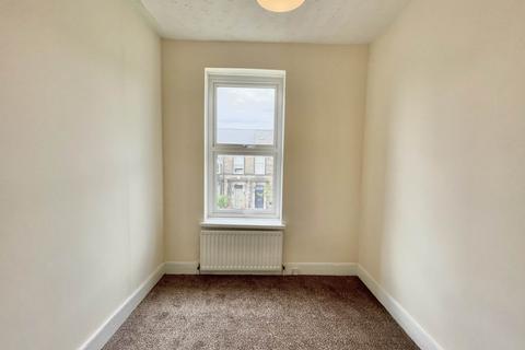3 bedroom flat to rent, Exeter Street, Gateshead NE8