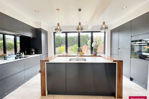 4 bedroom detached house for sale, Chase Road, London, N14