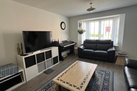 18 Honeypot Way, Walton On The Naze, CO14 8FH