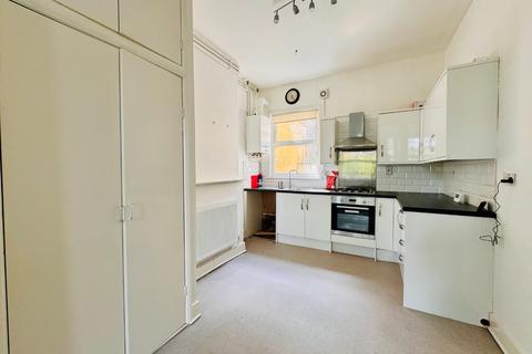 2 bedroom flat to rent, Plumstead Common Road, Plumstead, London, SE18