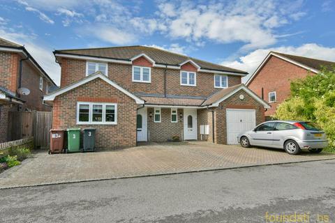 3 bedroom semi-detached house for sale, Tamarisk Gardens, Bexhill-on-Sea, TN40