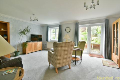 3 bedroom semi-detached house for sale, Tamarisk Gardens, Bexhill-on-Sea, TN40