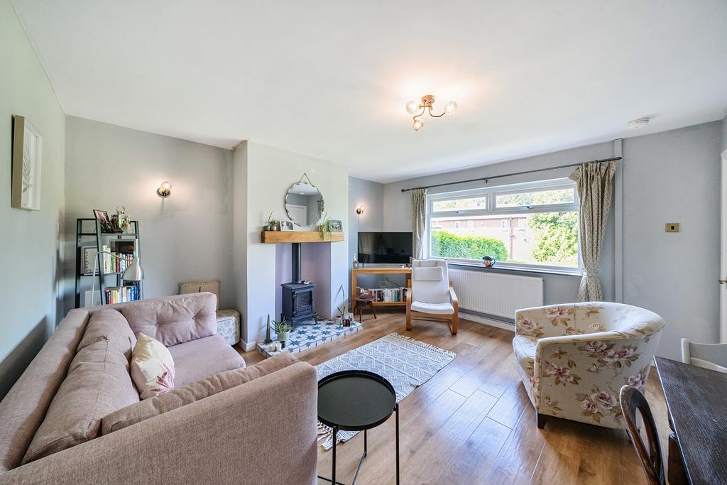 Potternewton Crescent, Leeds LS7 3 bed semidetached house for sale £240,000