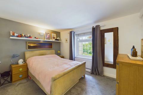 Heathwaite, 47 Brighton Road, Horsham, RH13 6EZ