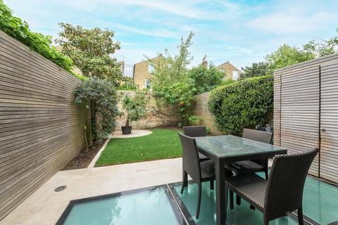 6 bedroom terraced house for sale, Wroughton Road, London, SW11