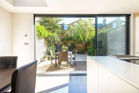 6 bedroom terraced house for sale, Wroughton Road, London, SW11