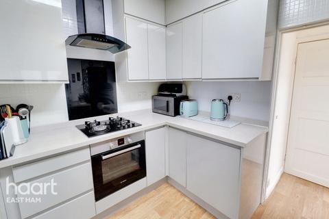 3 bedroom terraced house for sale, Halley Road, London