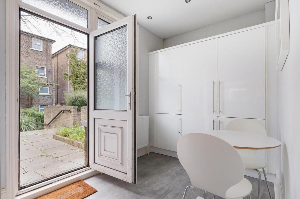 Kitchen   Dining Area