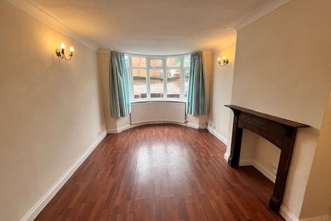 3 bedroom semi-detached house to rent, Eden Road, Solihull B92