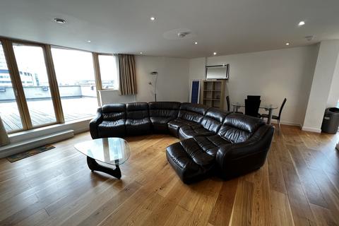 3 bedroom flat to rent, Wharf Approach, Leeds, West Yorkshire, UK, LS1
