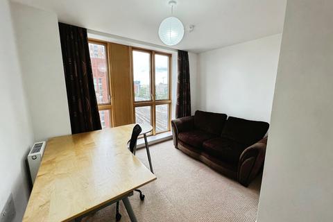 3 bedroom flat to rent, Wharf Approach, Leeds, West Yorkshire, LS1