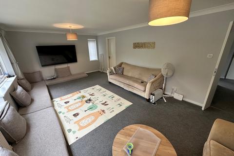 2 bedroom ground floor flat to rent, Amsterdam Road, London, E14