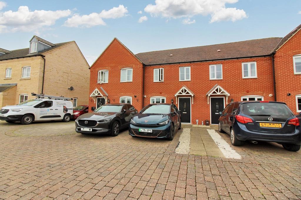 Plough Lane, Shefford, SG17 2 bed terraced house for sale £122,000