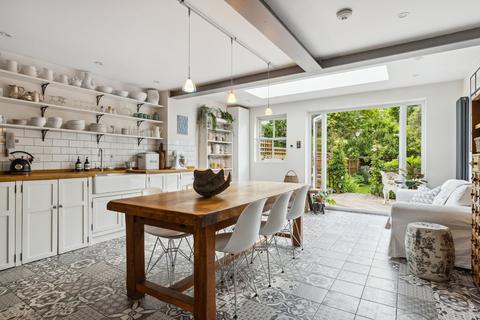 11 Silver Crescent, London, W4 5SF