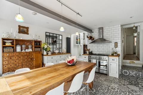 11 Silver Crescent, London, W4 5SF